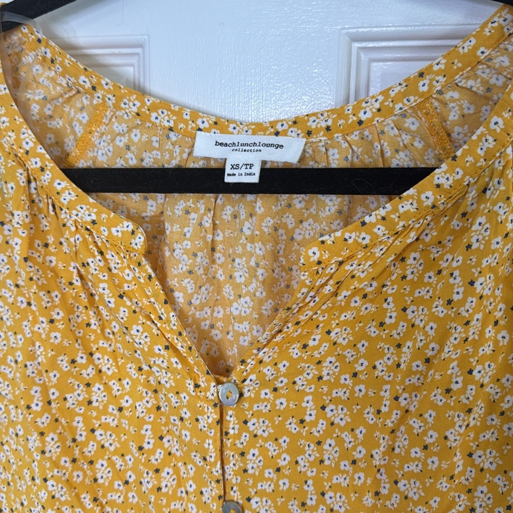 beachlunchlounge golden yellow 3/4 sleeve tiered blouse - Picture 2 of 7